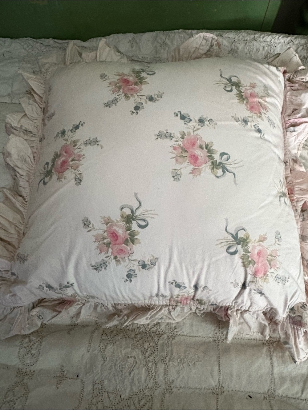 Simply Shabby Chic Pink Ruffle Pilllow Has Flaw See photos - Picture 9 of 12